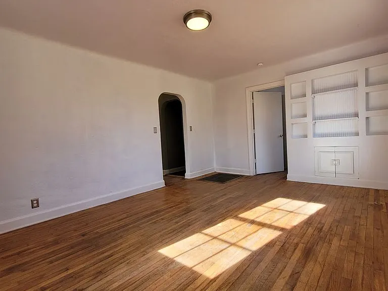 1529 N Weller Ave — Photo 6