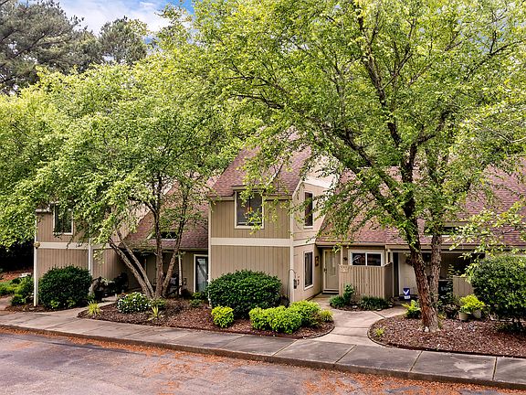 3rd image of 4101 Five Oaks Dr Unit 3