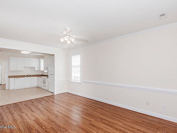 5th image of 421 Davis Farm Drive