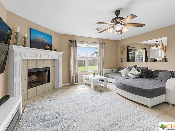 3rd image of 2906 Lantana Dr