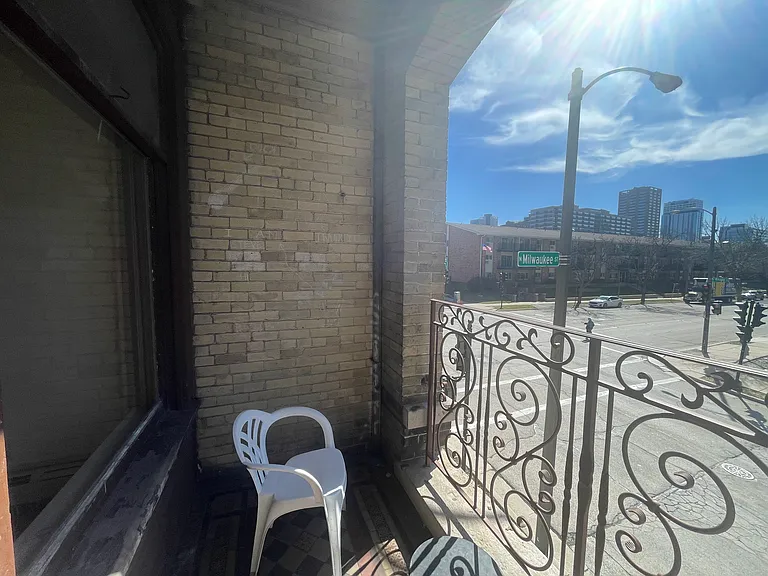 1305 N Milwaukee St — Photo 31