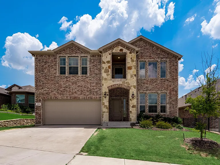 1216 Gibson Dr — Photo 2