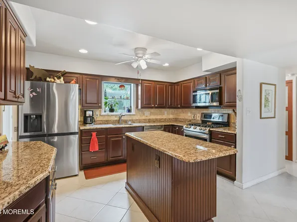58 Old Bridge Drive, Howell, NJ 07731