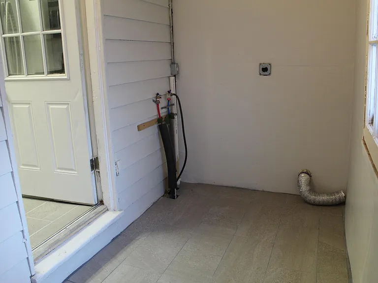 38 E High St — Photo 20
