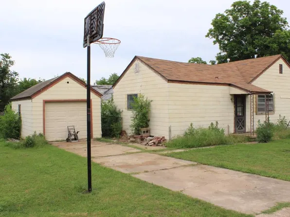 715 SW Roosevelt Ave, Lawton, OK 73501