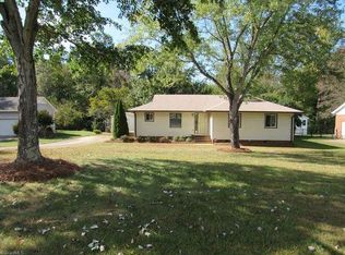 5301 Holly Ridge Rd, Greensboro, NC 27455