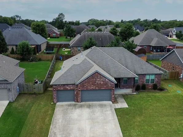 2011 Venice Ave, Lowell, AR 72745