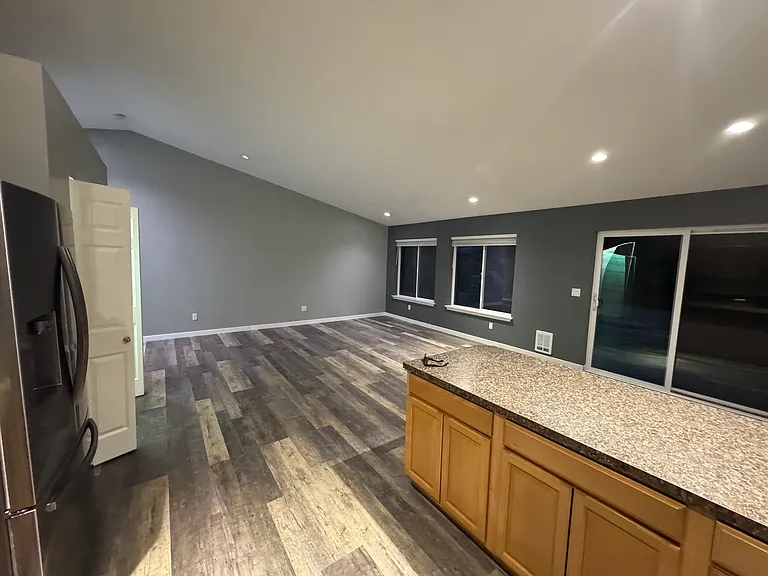 1551 Graham Dr — Photo 7