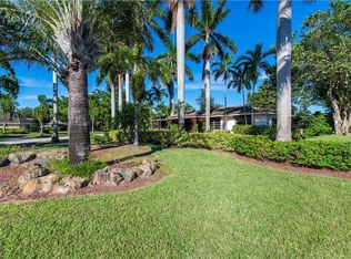 4201 N Hills Dr, Hollywood, FL 33021