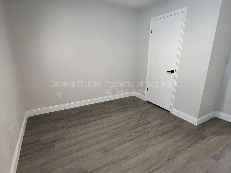 914 Robinhood Ct — Photo 22
