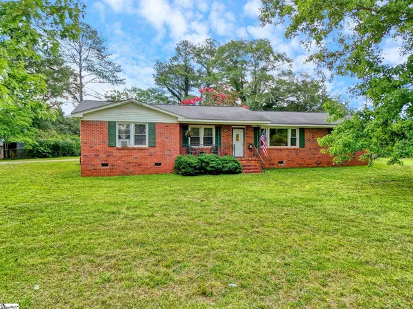 202 Saluda Dr, Piedmont, SC 29673