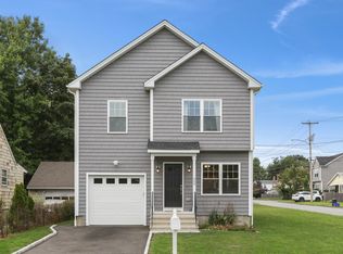 300 Lenox Rd, Fairfield, CT 06825