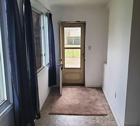 3rd image of 861 Hawthorne Ave