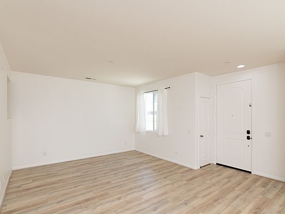 4th image of 1705 Pantai Ave