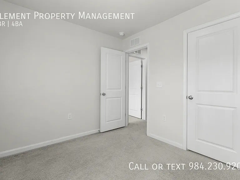1009 Belloak Way #1 — Photo 25
