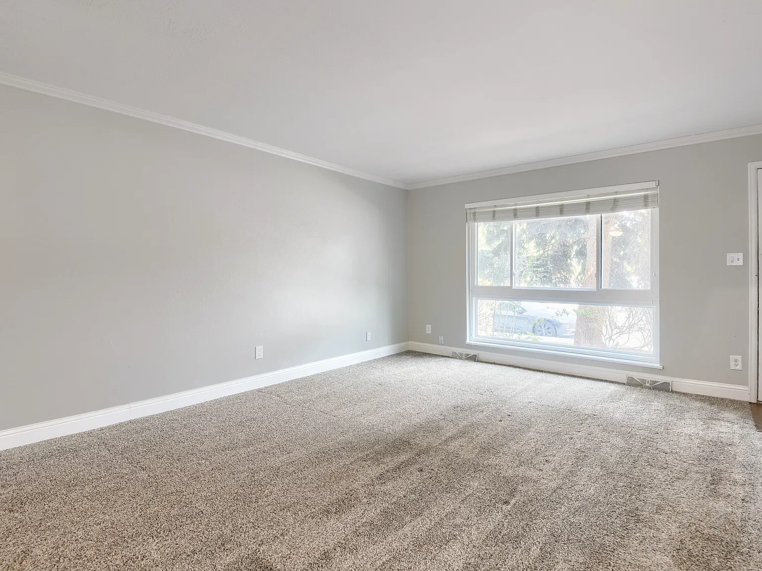 2 bed, 1.5 bath, 1450 sqft, $2,300 — Photo 2