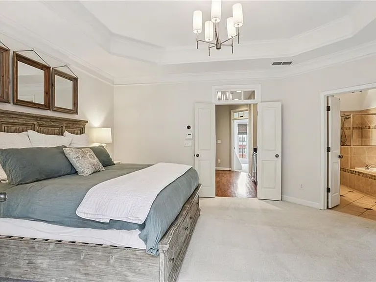 805 Highland Green Way NE — Photo 23