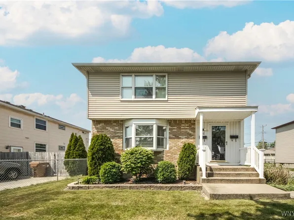 31 Marie Ave, Cheektowaga, NY 14227