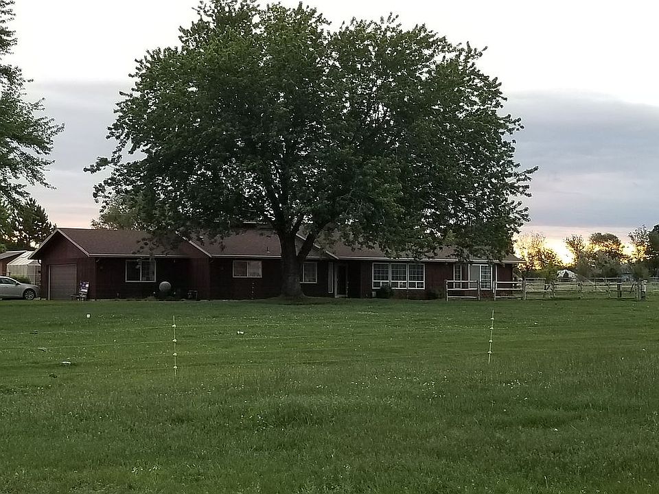 House from end of drive way
