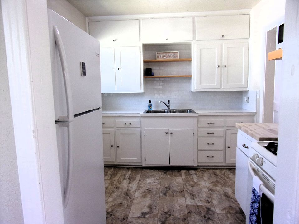 1st image of 1902 W Dry St