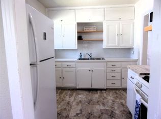 1902 W Dry St, San Saba, TX 76877