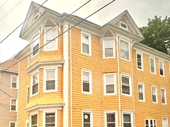 9 Studley St, New Bedford, MA 02740