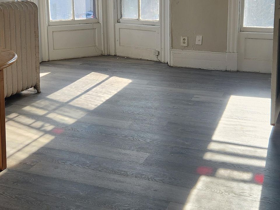 1st image of 277 Ontario St Floor 2