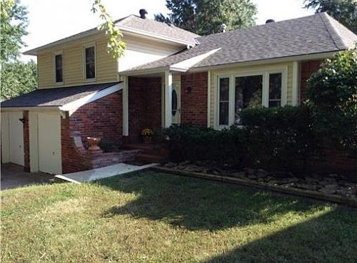 1st image of 3024 NW Castle Dr