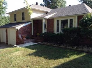 3024 NW Castle Dr, Blue Springs, MO 64015
