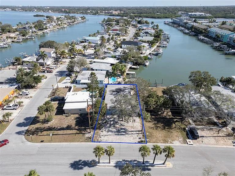 717 E Gulf Blvd #2 — Photo 27