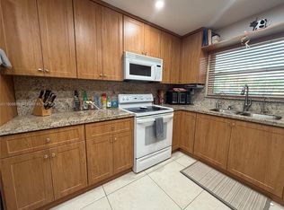 Sunrie Lakes Phase 3, Sunrise, FL 33322