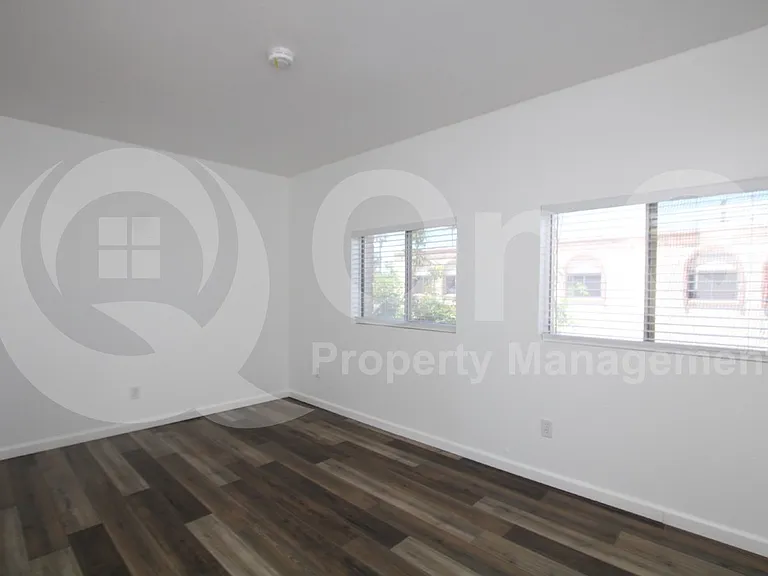 2211 W Turney Ave #B — Photo 9