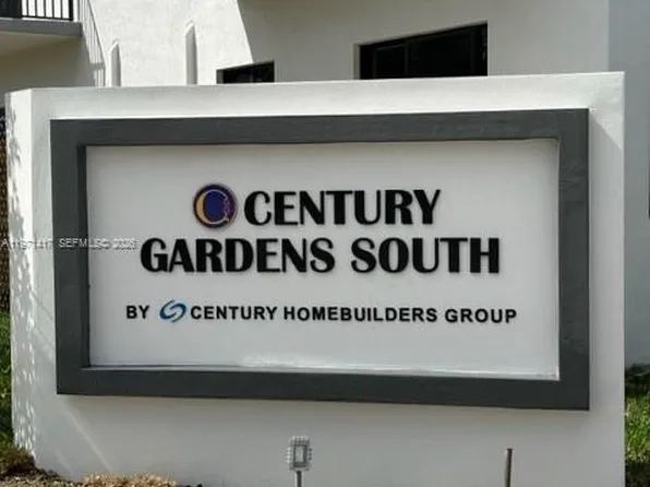 15814 SW 136th Way, Miami, FL 33196