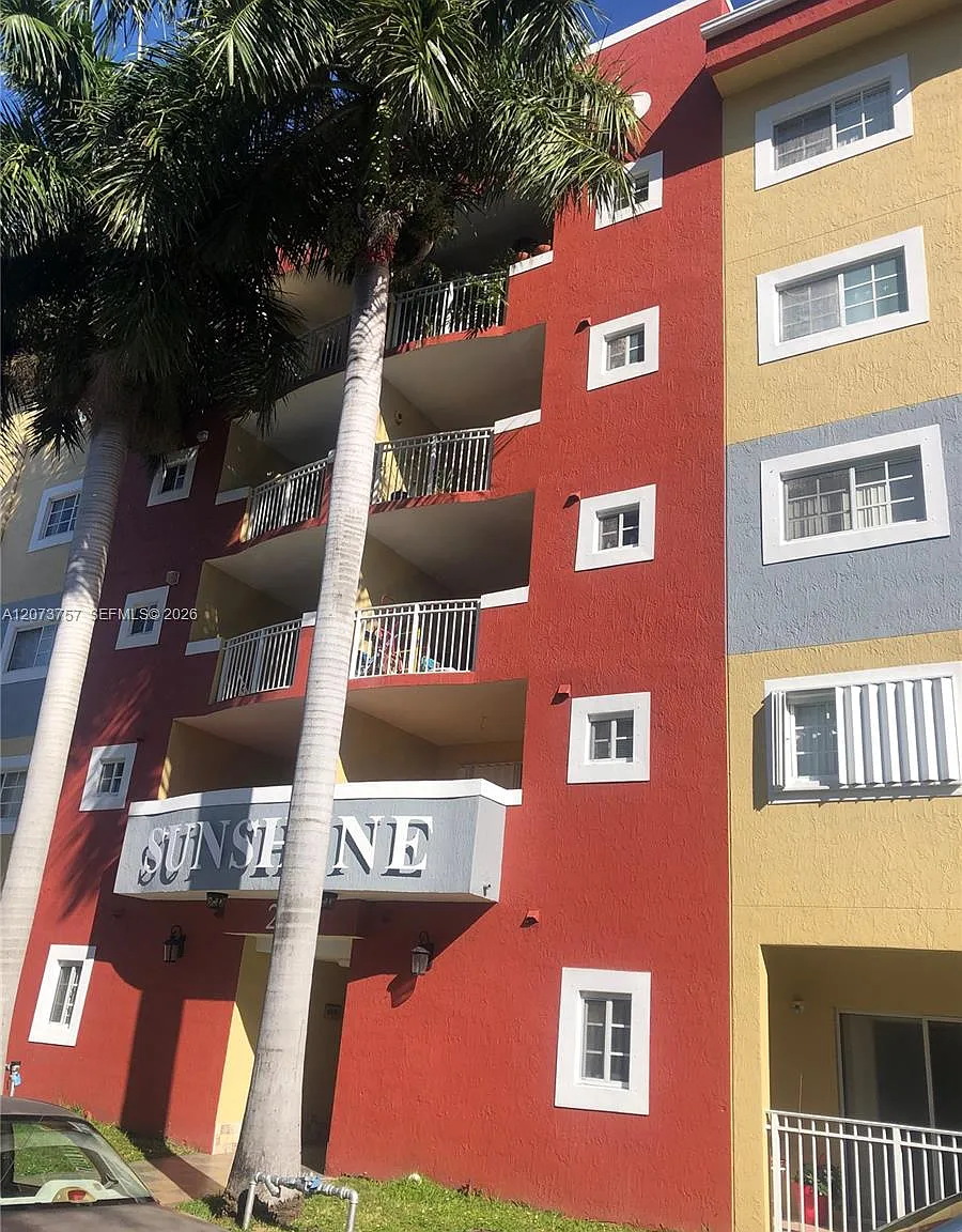 Sunshine Condo — Photo 1