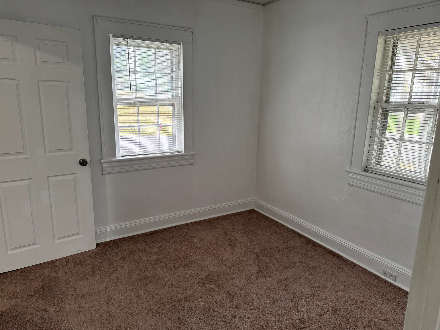 2 bed, 1.0 bath, 748 sqft, $914 — Photo 4