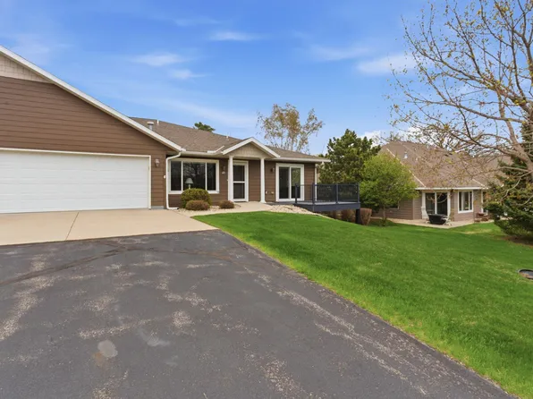 125 Meadow Ln, New London, MN 56273