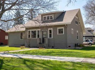 721 NW 3rd St, Madison, SD 57042
