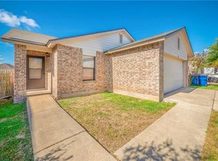 302 Blanco Woods Blvd, Elgin, TX 78621