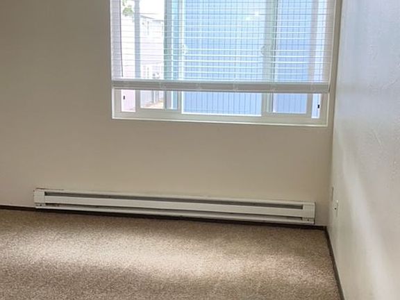 4th image of 950 NW Sycamore Ave #9