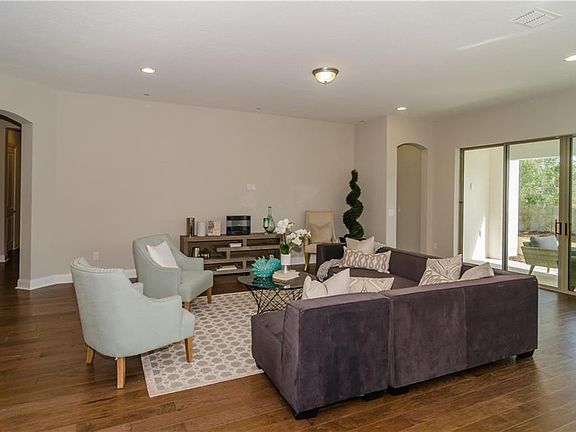 5th image of 621 Washington Oaks Ct