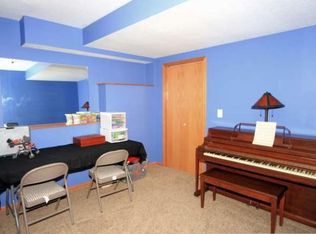 2225 Coldwater Xing, Mayer, MN 55360