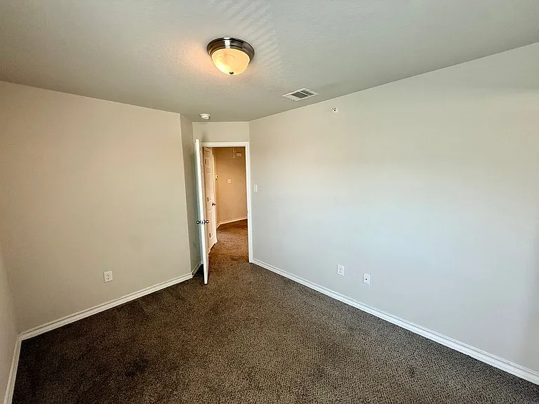 8331 Breezy Cv #4 — Photo 23