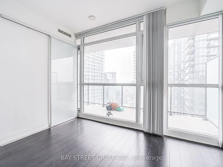 290 Adelaide St W #3002 — Photo 27
