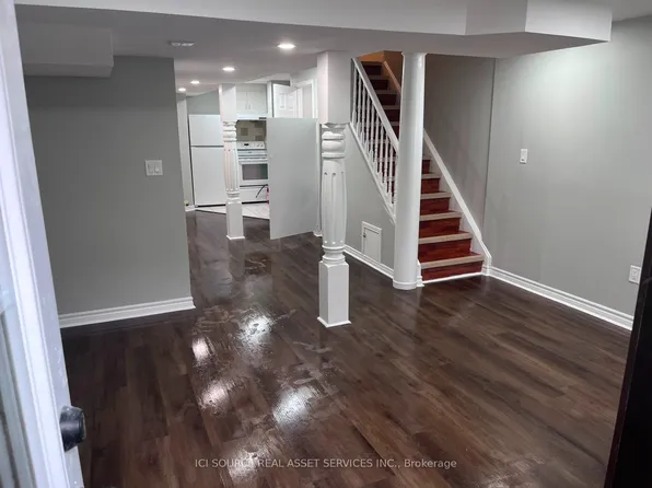 3141 Turbine Cres #Basement, Mississauga, ON L5M 6W1