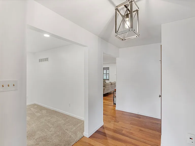 1000 Providence Rd — Photo 4