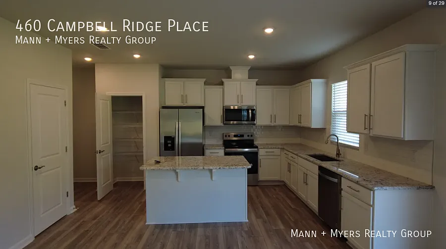 Stunning home in Wendell — Photo 3