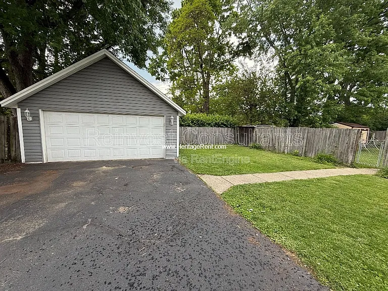3833 Isabella Ave — Photo 10