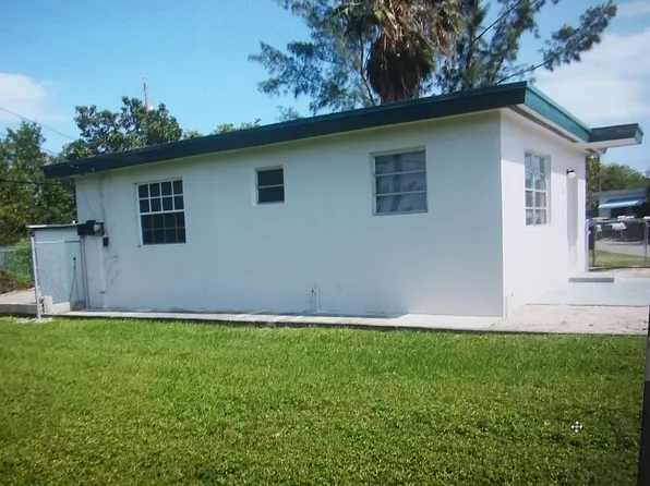 2405 NE 137th St, North Miami Beach, FL 33181