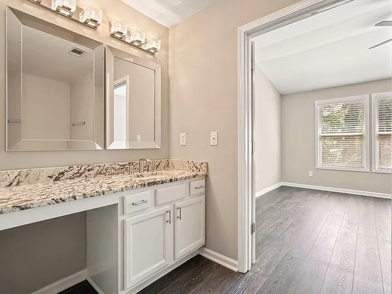2045 Lakeshore Overlook Dr — Photo 32