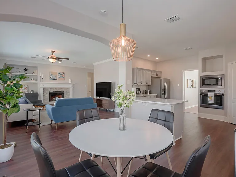 2808 Wales Ct — Photo 14